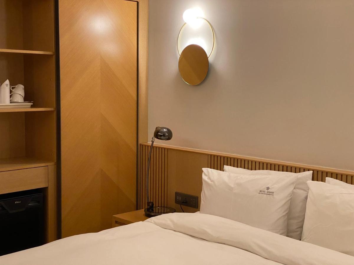 Hotel Avenue Чханвон Екстер'єр фото