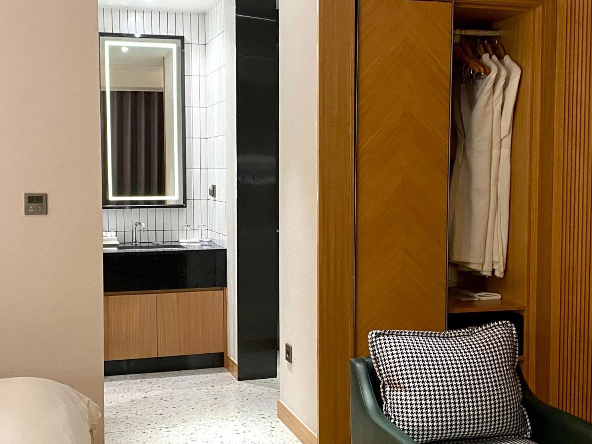 Hotel Avenue Чханвон Екстер'єр фото