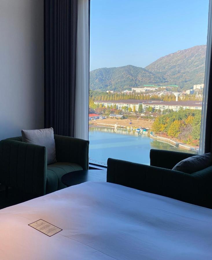Hotel Avenue Чханвон Екстер'єр фото