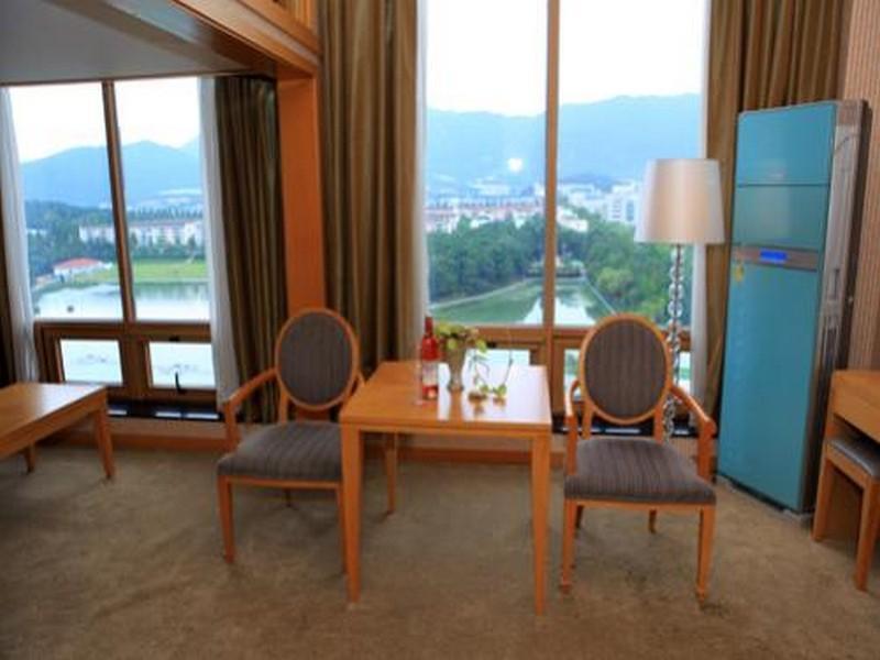 Hotel Avenue Чханвон Екстер'єр фото